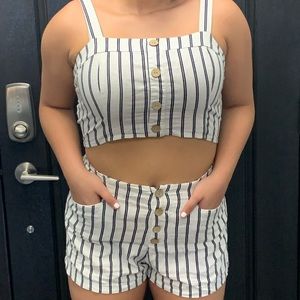 Garage 2 piece striped linen short set. Size S.